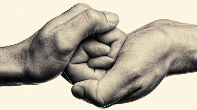 atmtightly-clasped-hands-in-monochrome-640.jpg__640x360_q85_crop_subsampling-2
